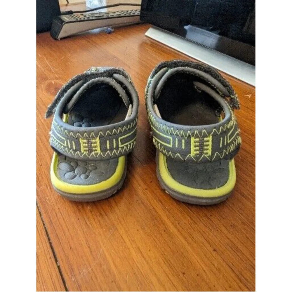 Garanimals Sandals Shoes Boys 5 Toddler Green Yellow Gray Water Shoes